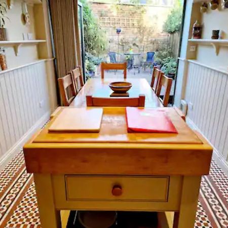 Jackdaw Cottage-Beautiful Cottage, Town Centre Wimborne Minster Extérieur photo