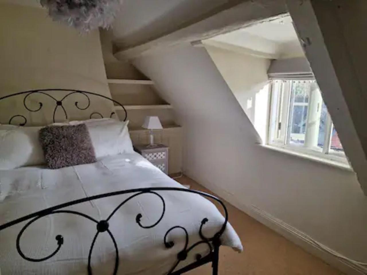 Jackdaw Cottage-Beautiful Cottage, Town Centre Wimborne Minster Extérieur photo